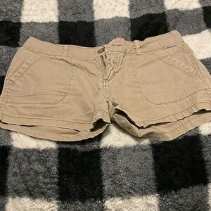 Unionbay khaki shorts size 9
